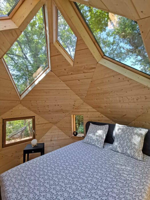 Chambre du zome Céleste Lit dans zome en bois Céleste