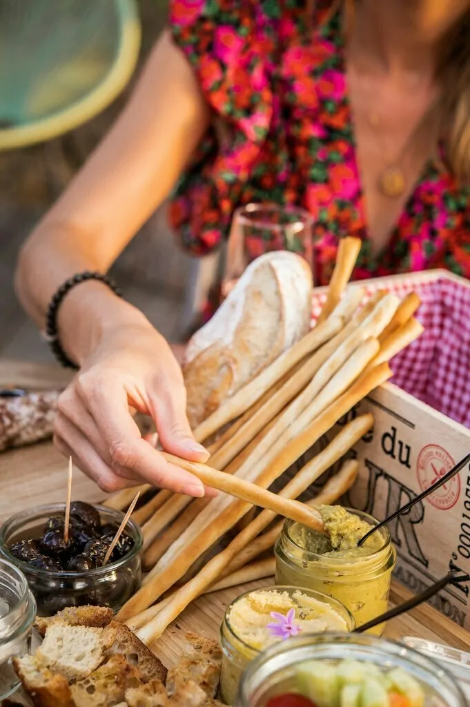 Panier apéritif locaux avec votre nuit insolite
