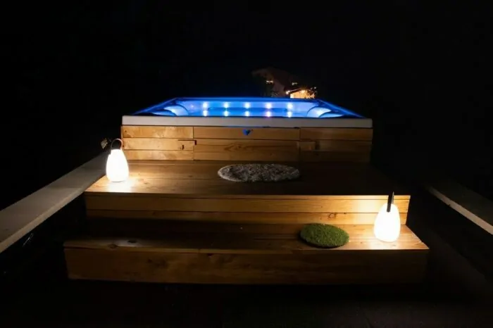 075_Piscine-Jacuzzi_-_Bulles_d_Olive__Camille_Arnaud_WEB piscine et jacuzzi nuit insolite